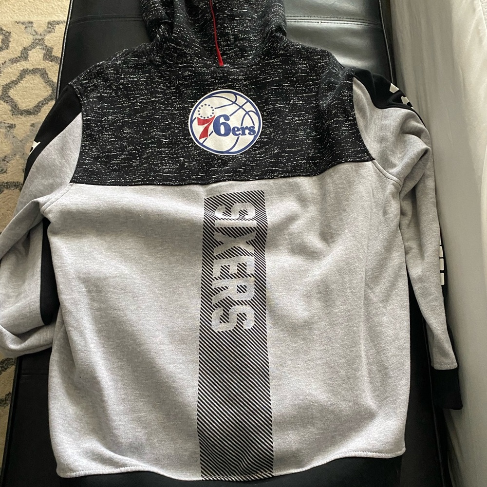 Philadelphia 76ers sweatshirt